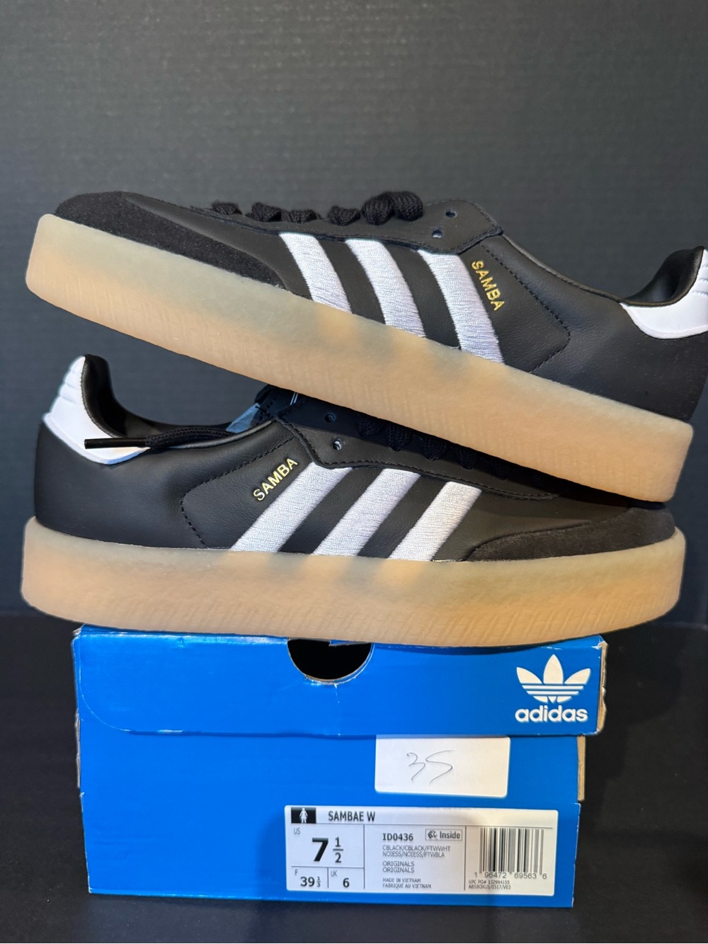 adidas Sambae women’s 7.5 Black White with Gum Sole